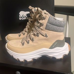 Sorel Kinetic Breakthru Conquest Waterproof Boot: Size 9.5 (NEW IN BOX)